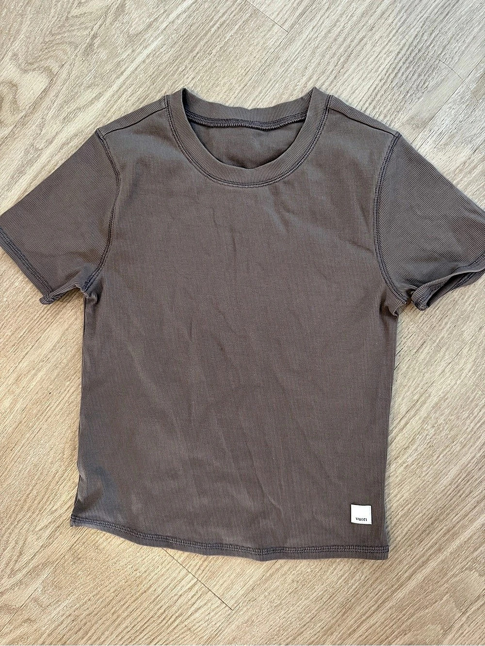Vuori Pose Fitted Tee Short Sleeve Brown Size Small